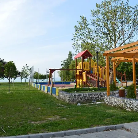 - Zmrd Вилла Замарди