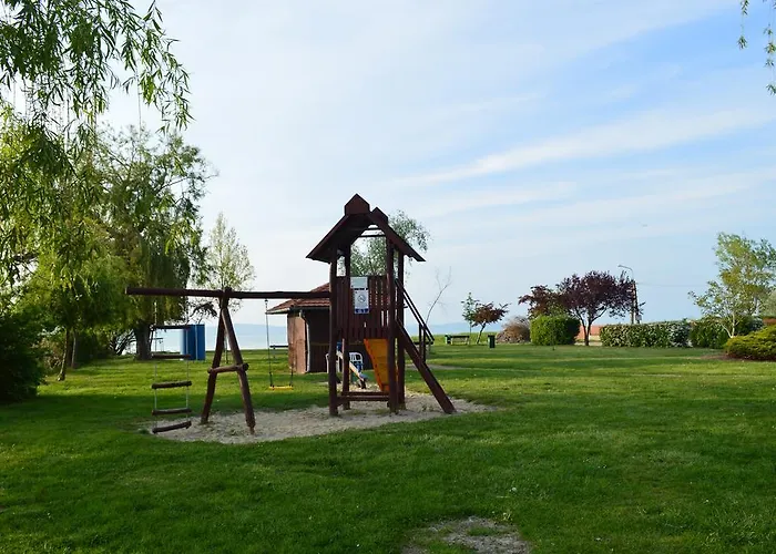 ヴィラ - Zmrd Zamárdi