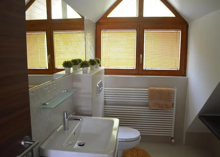 - Zmrd ヴィラ Zamárdi